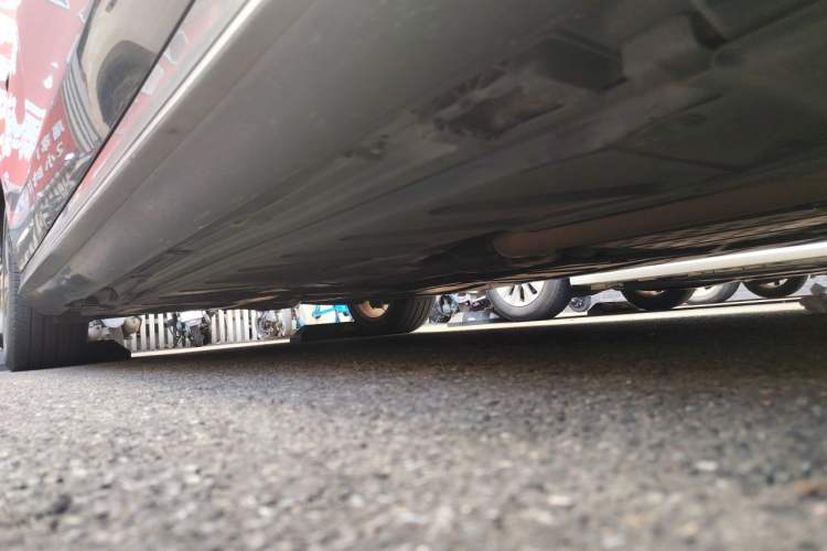 Used Mercedes-Benz E-Class 2020 Restyled E 300 L Sporty and Stylish Edition Chassis Front Right