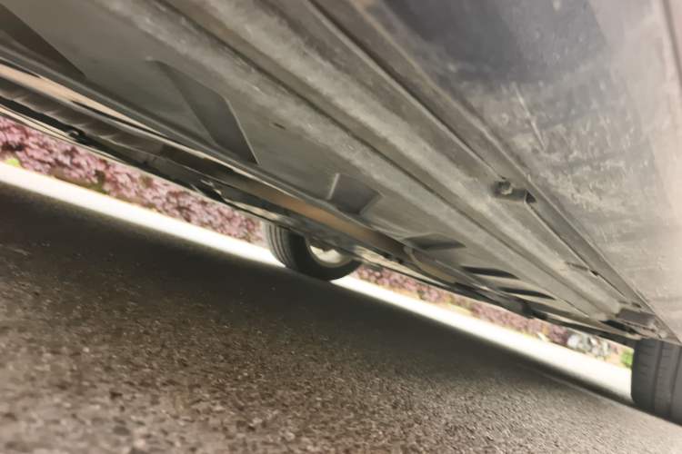 Used Mercedes-Benz E-Class 2020 E 300 L Sporty and Stylish Model Chassis Front Right