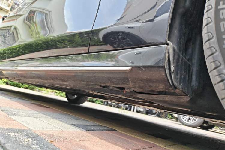 Used Mercedes-Benz E-Class 2020 Restyled E 300 L Sporty and Stylish Edition Chassis Front Right