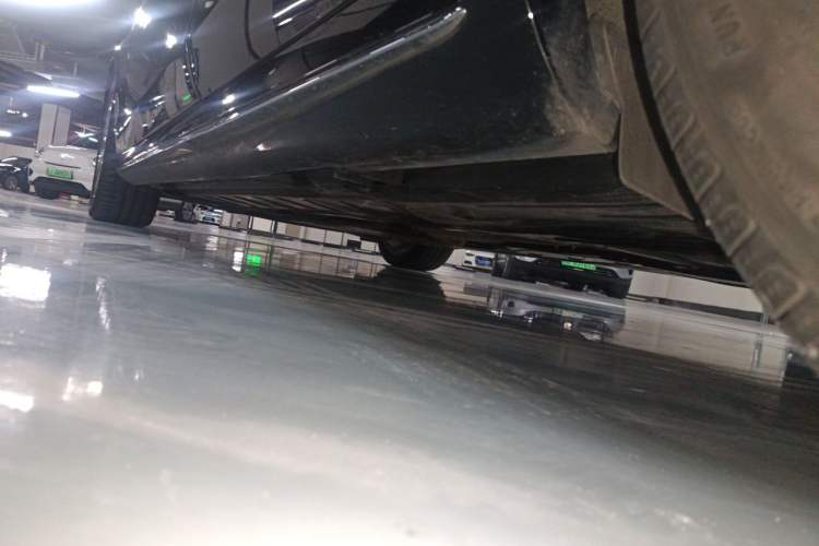 Used Mercedes-Benz E-Class 2020 E 300 L Sporty and Stylish Model Chassis Rear Left