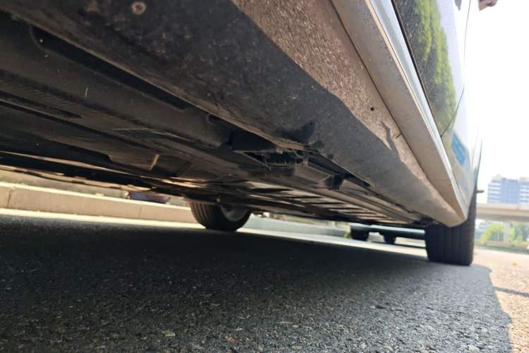 Used Mercedes-Benz E-Class 2020 E 300 L Sporty and Stylish Model Chassis Rear Right