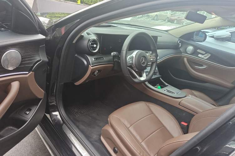 Used Mercedes-Benz E-Class 2020 Restyled E 300 L Sport Exclusive Edition Driver Seat