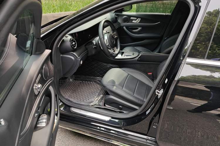 Used Mercedes-Benz E-Class 2020 Restyled E 300 L Sporty and Stylish Edition Driver Seat