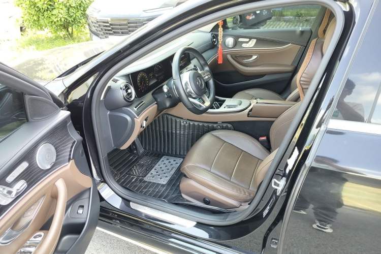 Used Mercedes-Benz E-Class 2020 Restyled E 300 L Sport Exclusive Edition Driver Seat