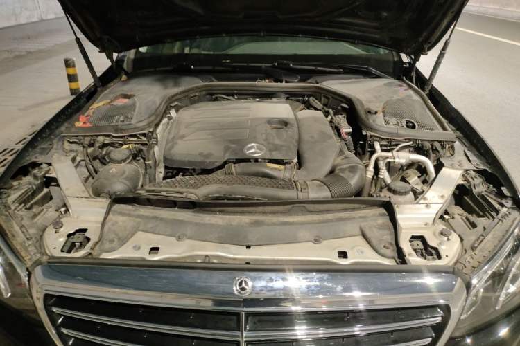 Used Mercedes-Benz E-Class 2020 E 260 L Engine Bay