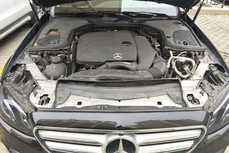Used Mercedes-Benz E-Class 2020 E 300 L Luxury Model Engine Bay