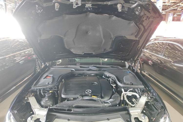 Used Mercedes-Benz E-Class 2020 Restyled E 300 L Exclusive Edition Engine Bay