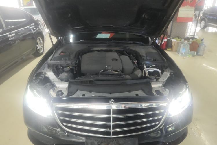 Used Mercedes-Benz E-Class 2020 E 260 L Engine Bay