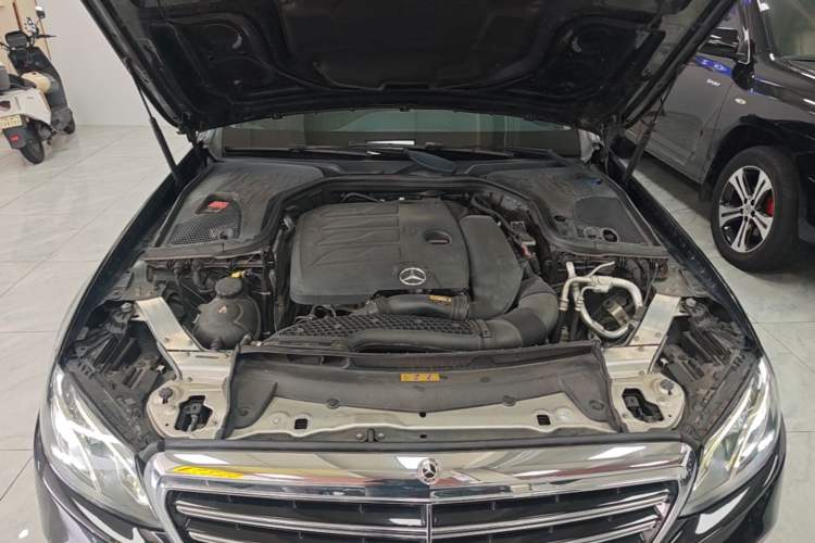 Used Mercedes-Benz E-Class 2020 Restyled E 300 L Exclusive Edition Engine Bay