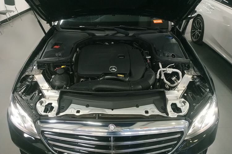 Used Mercedes-Benz E-Class 2020 E 300 L Luxury Model Engine Bay