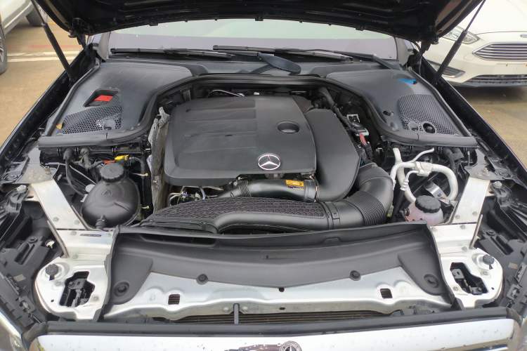 Used Mercedes-Benz E-Class 2020 E 260 L Engine Bay