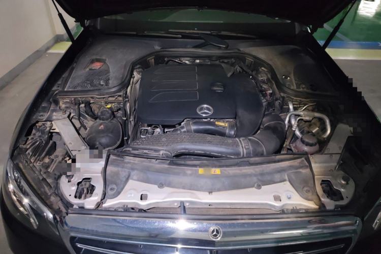 Used Mercedes-Benz E-Class 2020 E 260 L Engine Bay