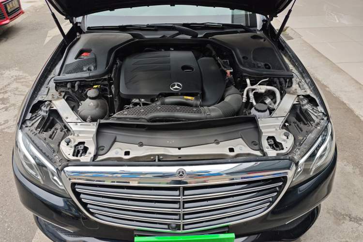 Used Mercedes-Benz E-Class 2020 E 260 L Engine Bay