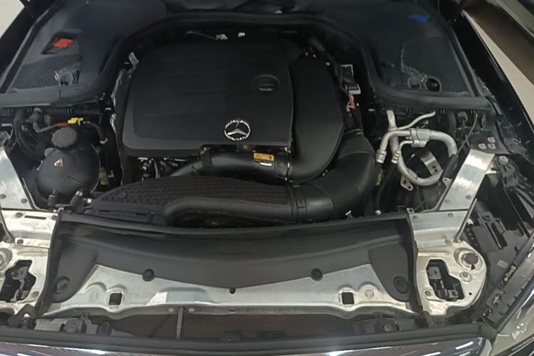 Used Mercedes-Benz E-Class 2020 Restyled E 300 L Exclusive Edition Engine Bay