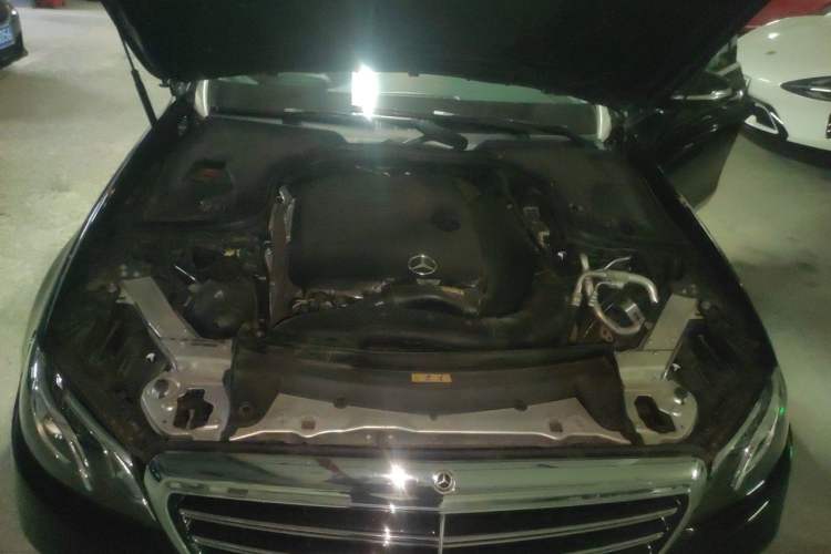 Used Mercedes-Benz E-Class 2020 E 300 L Luxury Model Engine Bay