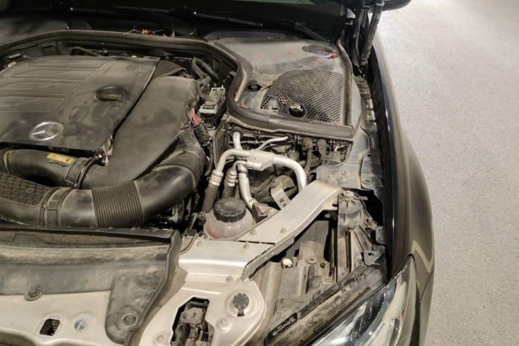 Used Mercedes-Benz E-Class 2020 E 260 L Engine Bay Left