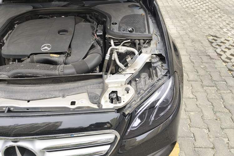 Used Mercedes-Benz E-Class 2020 E 300 L Luxury Model Engine Bay Left