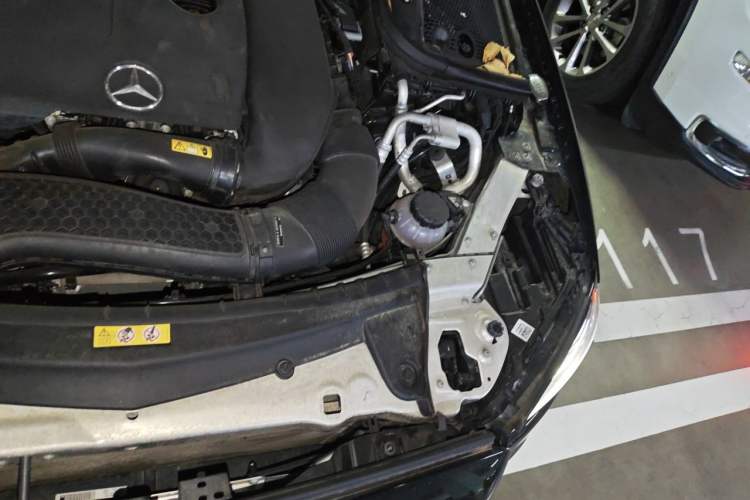 Used Mercedes-Benz E-Class 2020 Facelift E 260 Sport Edition Engine Bay Left