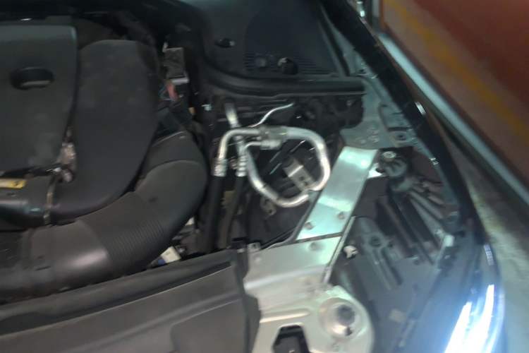 Used Mercedes-Benz E-Class 2020 E 300 L Luxury Model Engine Bay Left