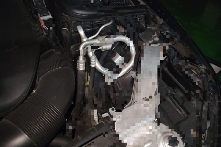 Used Mercedes-Benz E-Class 2020 E 300 L Luxury Model Engine Bay Left