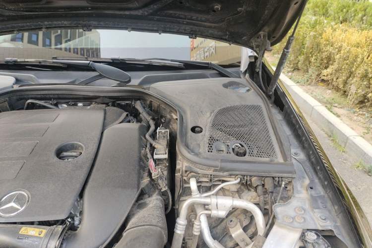Used Mercedes-Benz E-Class 2020 Restyled E 300 L Exclusive Edition Engine Bay Left