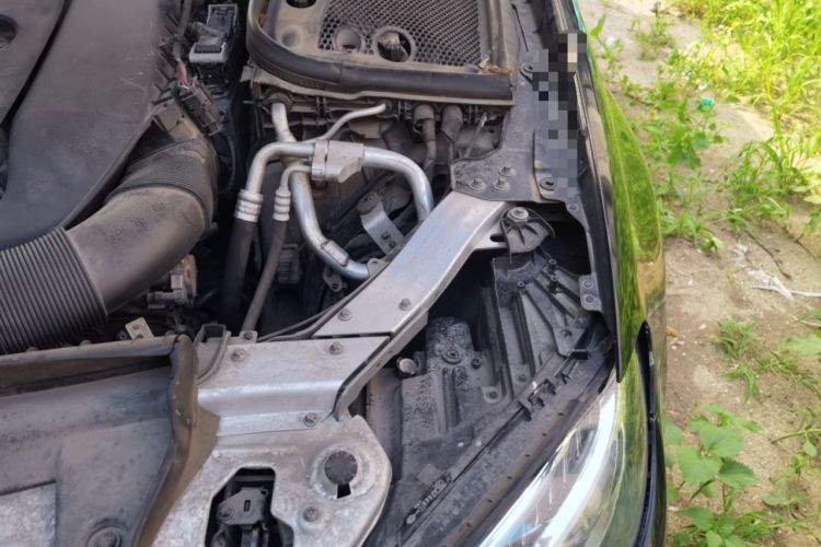 Used Mercedes-Benz E-Class 2020 Restyled E 300 L Exclusive Edition Engine Bay Left