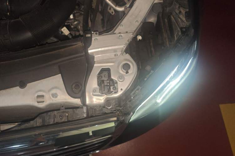 Used Mercedes-Benz E-Class 2020 Restyled E 300 L Exclusive Edition Engine Bay Left