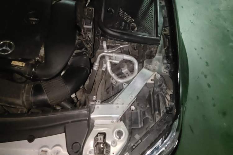 Used Mercedes-Benz E-Class 2020 Restyled E 300 L Sporty and Stylish Edition Engine Bay Left