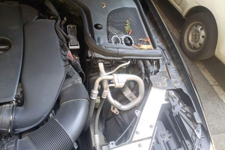 Used Mercedes-Benz E-Class 2020 E 300 L Sport Luxury Edition Engine Bay Left