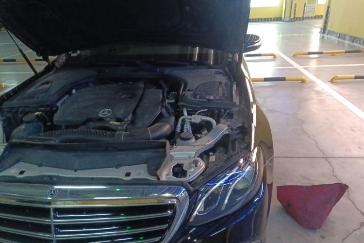 Used Mercedes-Benz E-Class 2020 E 260 L Engine Bay Left