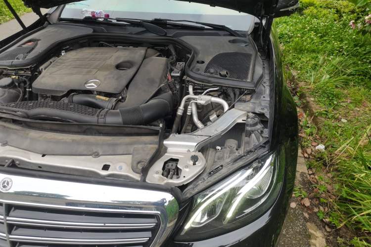Used Mercedes-Benz E-Class 2020 E 300 L Stylish Model Engine Bay Left