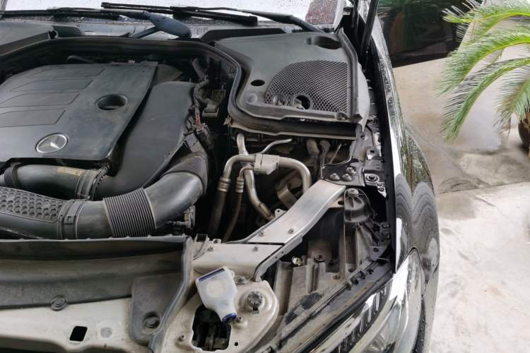 Used Mercedes-Benz E-Class 2020 E 300 L Stylish Model Engine Bay Left