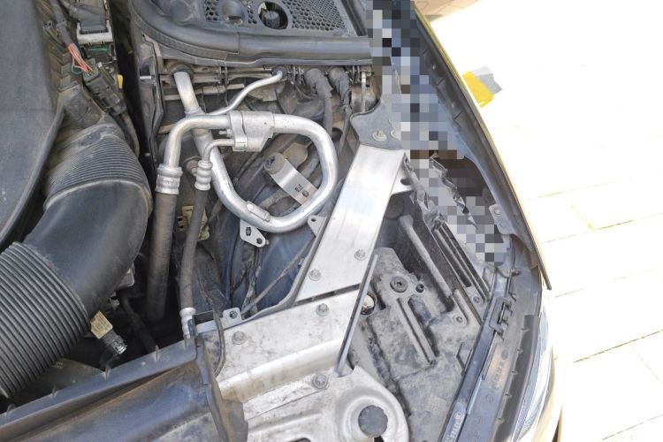 Used Mercedes-Benz E-Class 2020 E 300 L Luxury Model Engine Bay Left