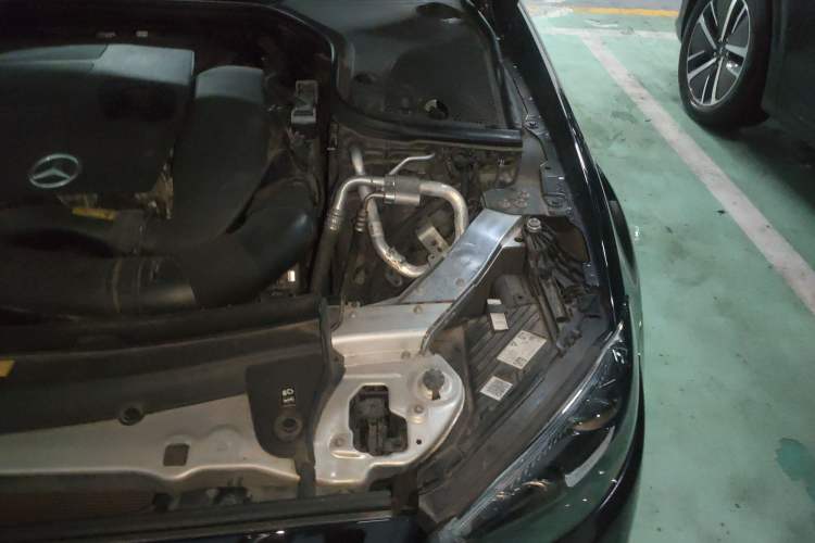 Used Mercedes-Benz E-Class 2020 E 300 Sport Edition Engine Bay Left