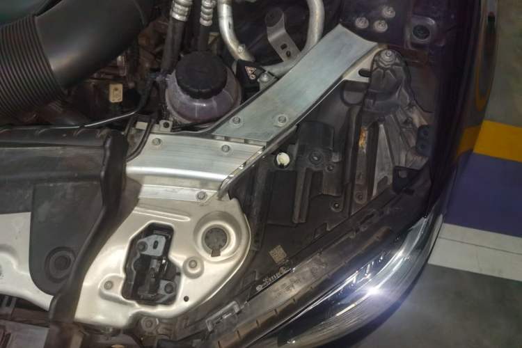 Used Mercedes-Benz E-Class 2020 Facelift E 260 L Sport Edition Engine Bay Left