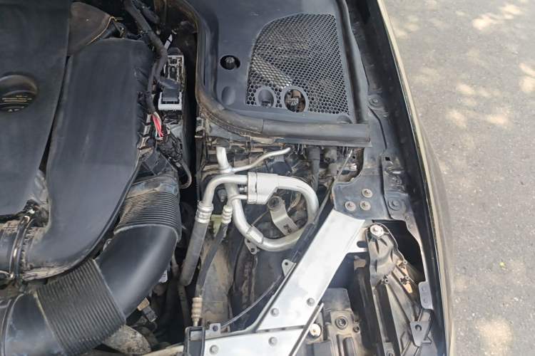 Used Mercedes-Benz E-Class 2020 Restyled E 300 L Sporty and Stylish Edition Engine Bay Left