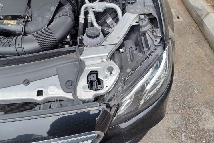 Used Mercedes-Benz E-Class 2020 Facelift E 260 L Sport Edition Engine Bay Left
