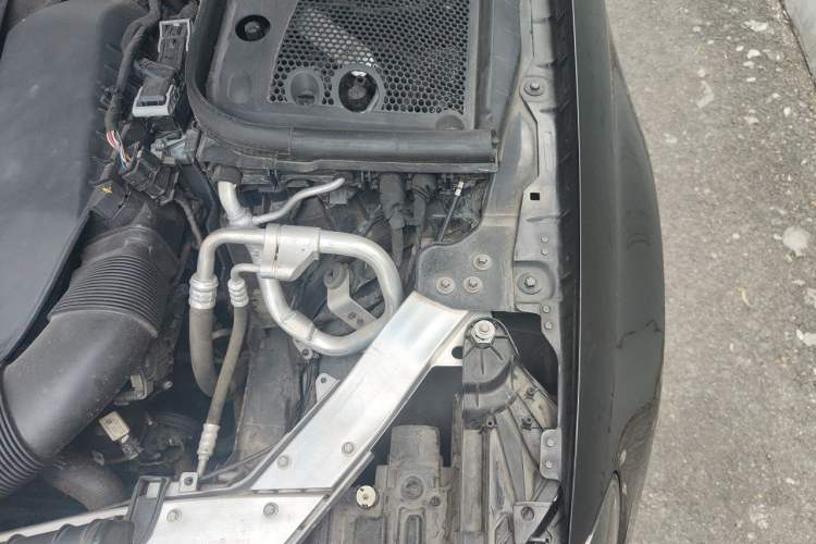Used Mercedes-Benz E-Class 2020 Restyled E 300 L Exclusive Edition Engine Bay Left