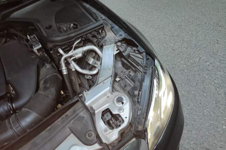 Used Mercedes-Benz E-Class 2020 E 300 L Stylish Model Engine Bay Left