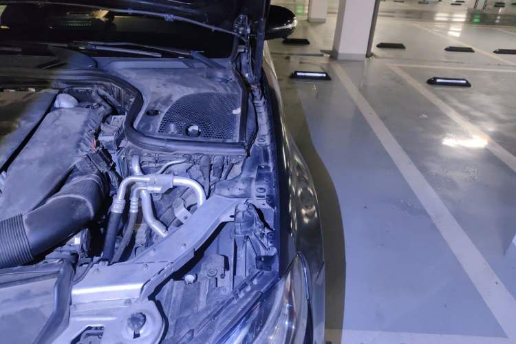 Used Mercedes-Benz E-Class 2020 Restyled E 300 L Sporty and Stylish Edition Engine Bay Left
