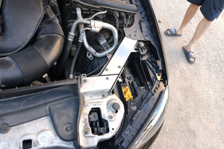 Used Mercedes-Benz E-Class 2020 Restyled E 300 L Sporty and Stylish Edition Engine Bay Left