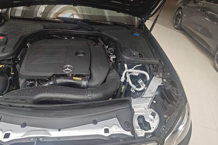 Used Mercedes-Benz E-Class 2020 Restyled E 300 L Exclusive Edition Engine Bay Left