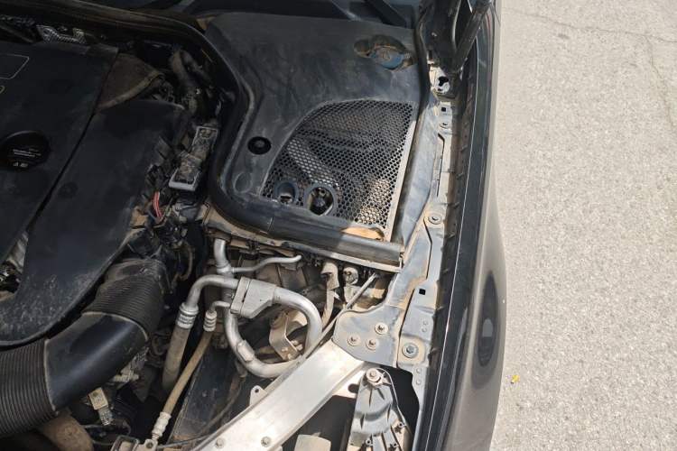 Used Mercedes-Benz E-Class 2020 E 300 L Stylish Model Engine Bay Left