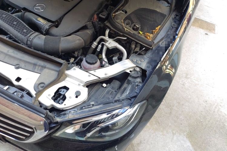 Used Mercedes-Benz E-Class 2020 E 260 L Engine Bay Left