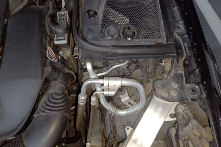 Used Mercedes-Benz E-Class 2020 Restyled E 300 L Exclusive Edition Engine Bay Left
