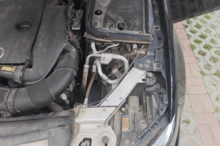 Used Mercedes-Benz E-Class 2020 E 300 L Luxury Model Engine Bay Left