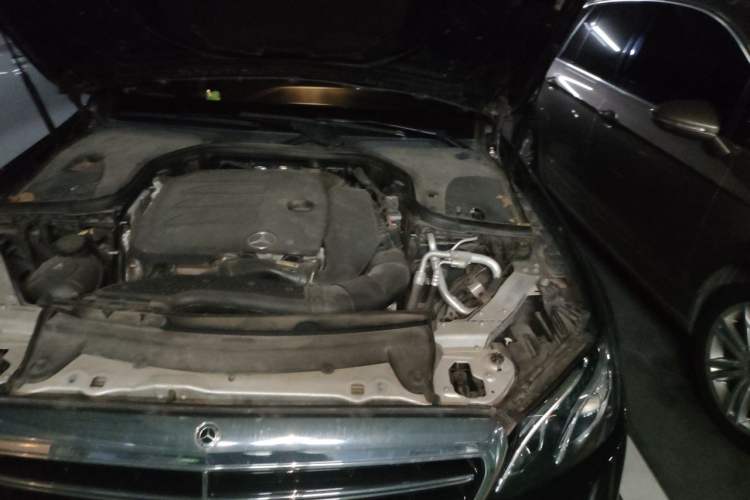 Used Mercedes-Benz E-Class 2020 E 300 L Luxury Model Engine Bay Left