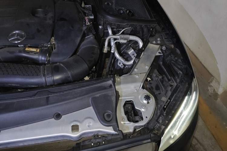 Used Mercedes-Benz E-Class 2020 Restyled E 300 L Exclusive Edition Engine Bay Left
