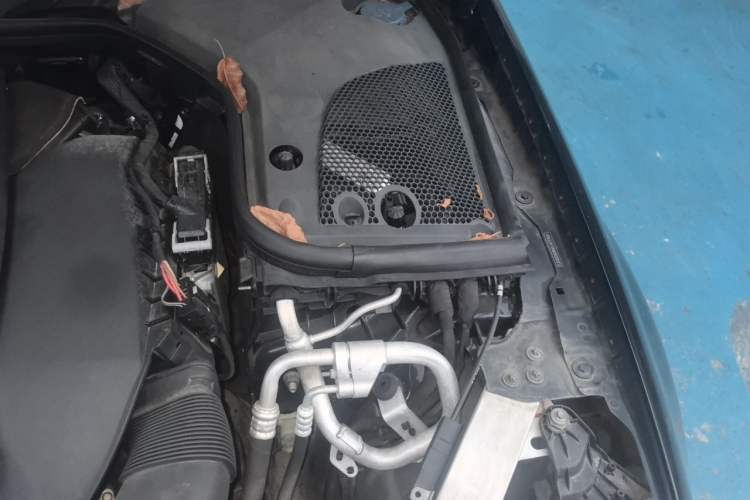 Used Mercedes-Benz E-Class 2020 E 300 L Sporty and Stylish Model Engine Bay Left