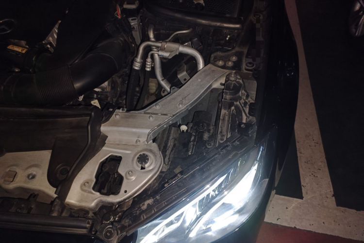 Used Mercedes-Benz E-Class 2020 Restyled E 300 L Sport Exclusive Edition Engine Bay Left